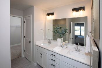 Dual vanity sinks*